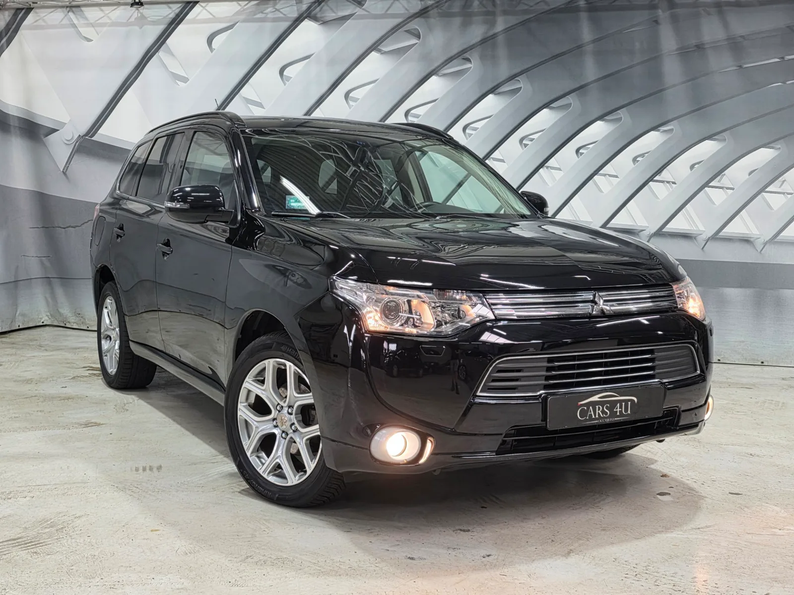 Mitsubishi Outlander (2014) — foto 1