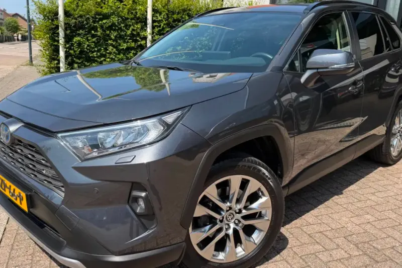 Toyota RAV4 (2024)