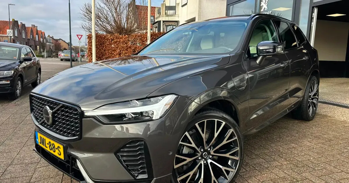 Volvo XC60 (2024) — foto 1