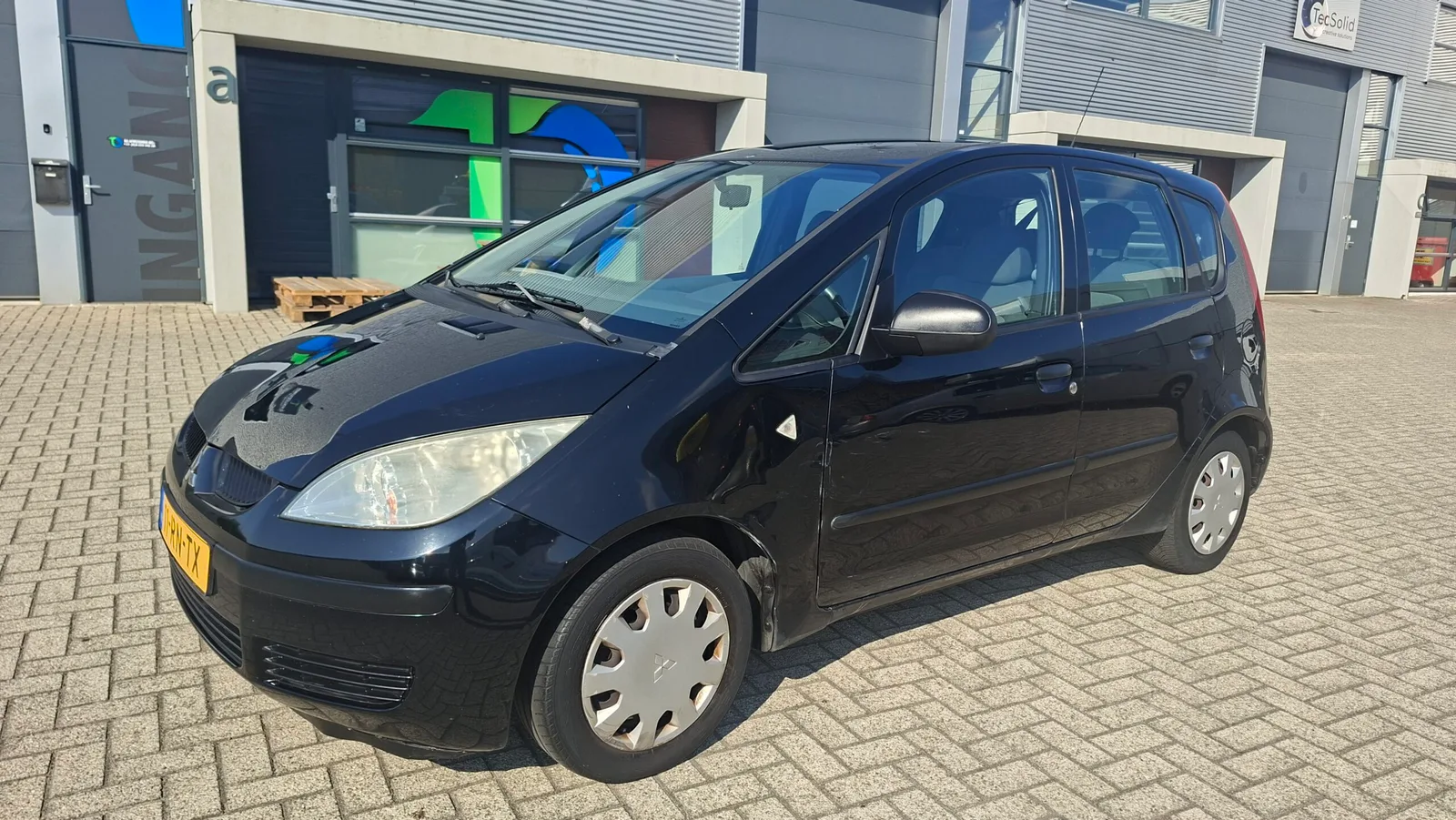Mitsubishi Colt (2005) — foto 1