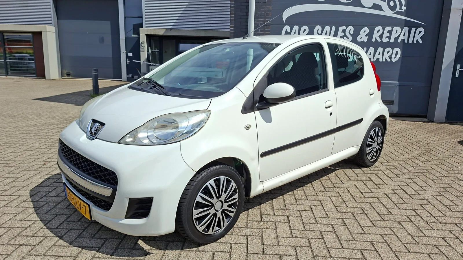 Peugeot 107 (2010) — foto 1