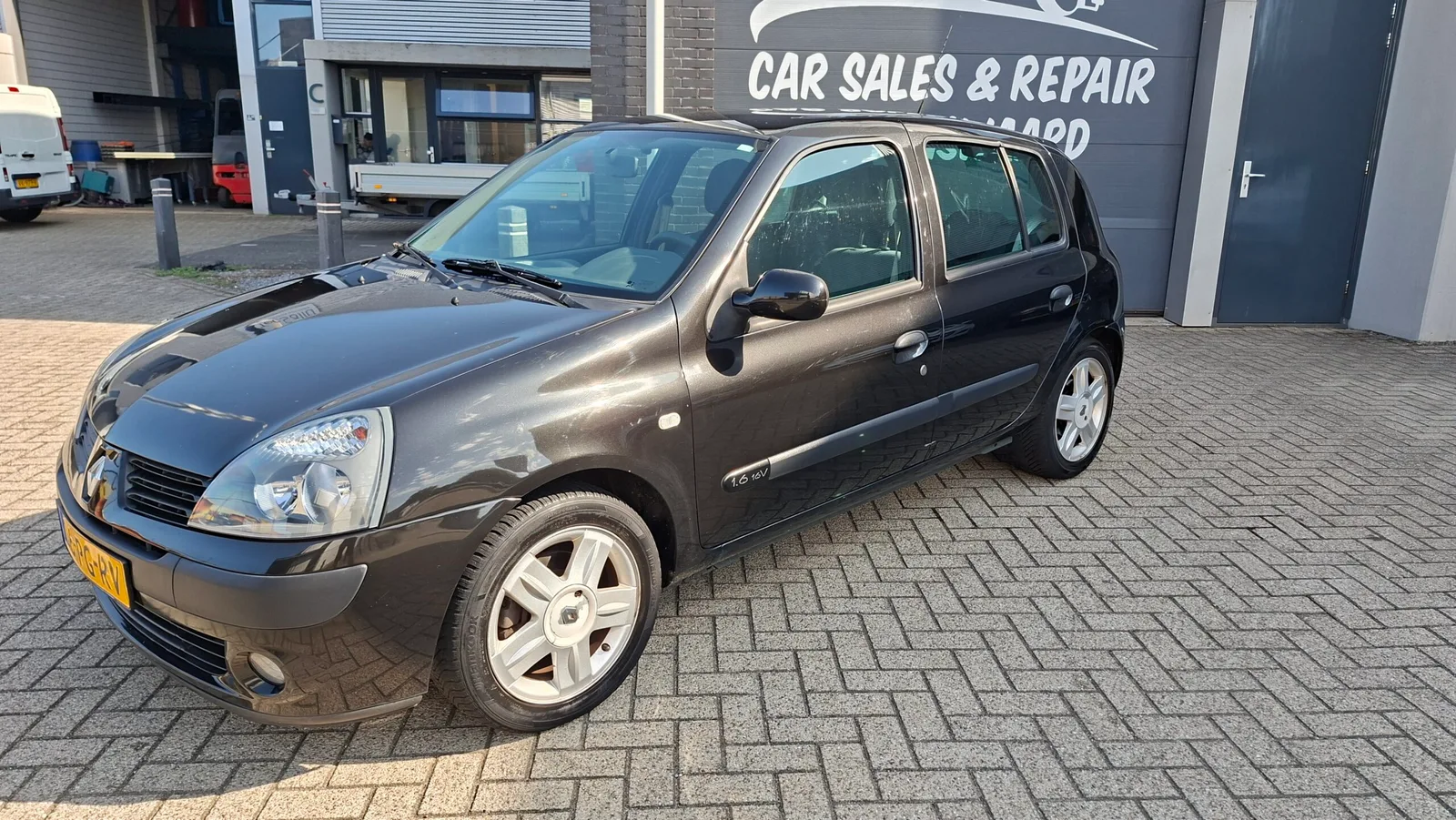 Renault Clio (2004) — foto 1