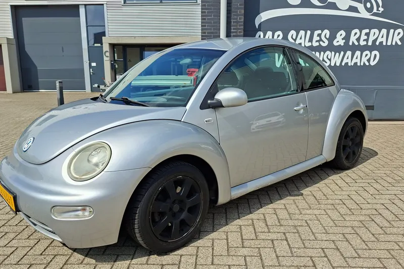 Volkswagen New Beetle 1.6i 16V (2002)