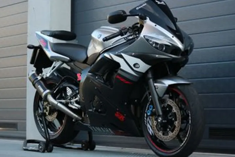 Yamaha YZF-R6 (2004)