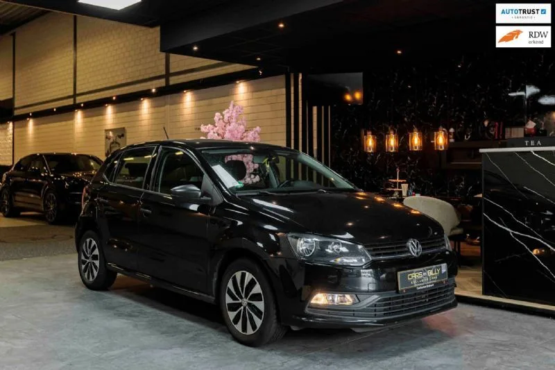 Volkswagen Polo (2015) — foto 1