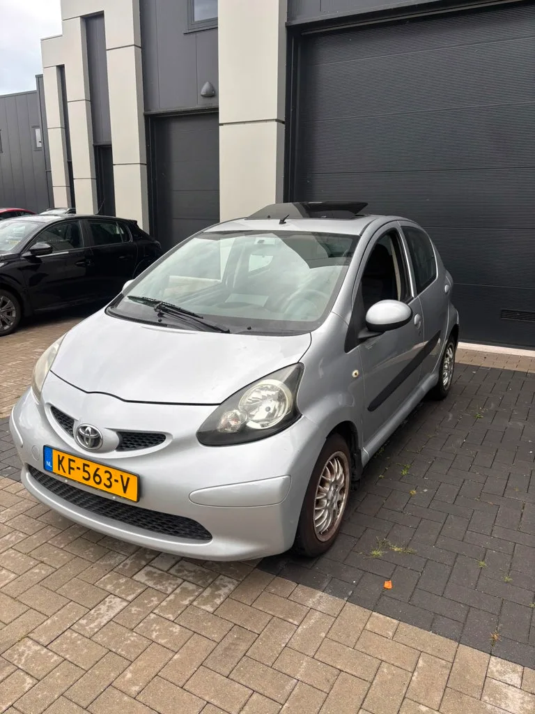 Toyota Aygo (2006) — foto 1
