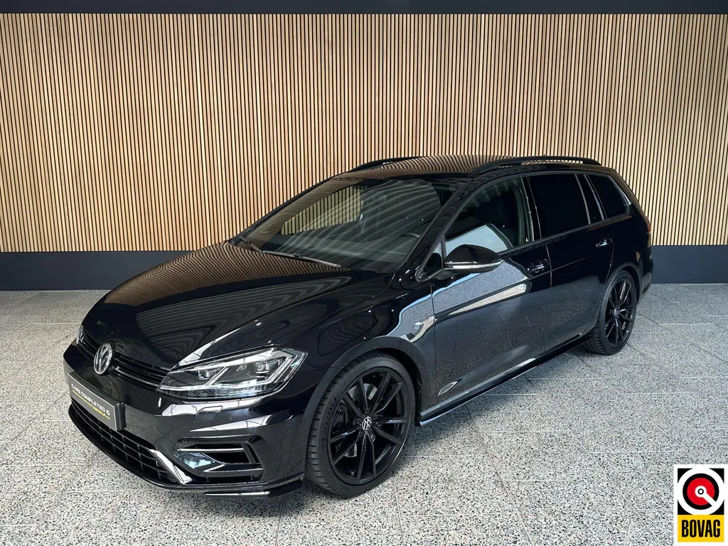 Volkswagen Golf (2020) — foto 1