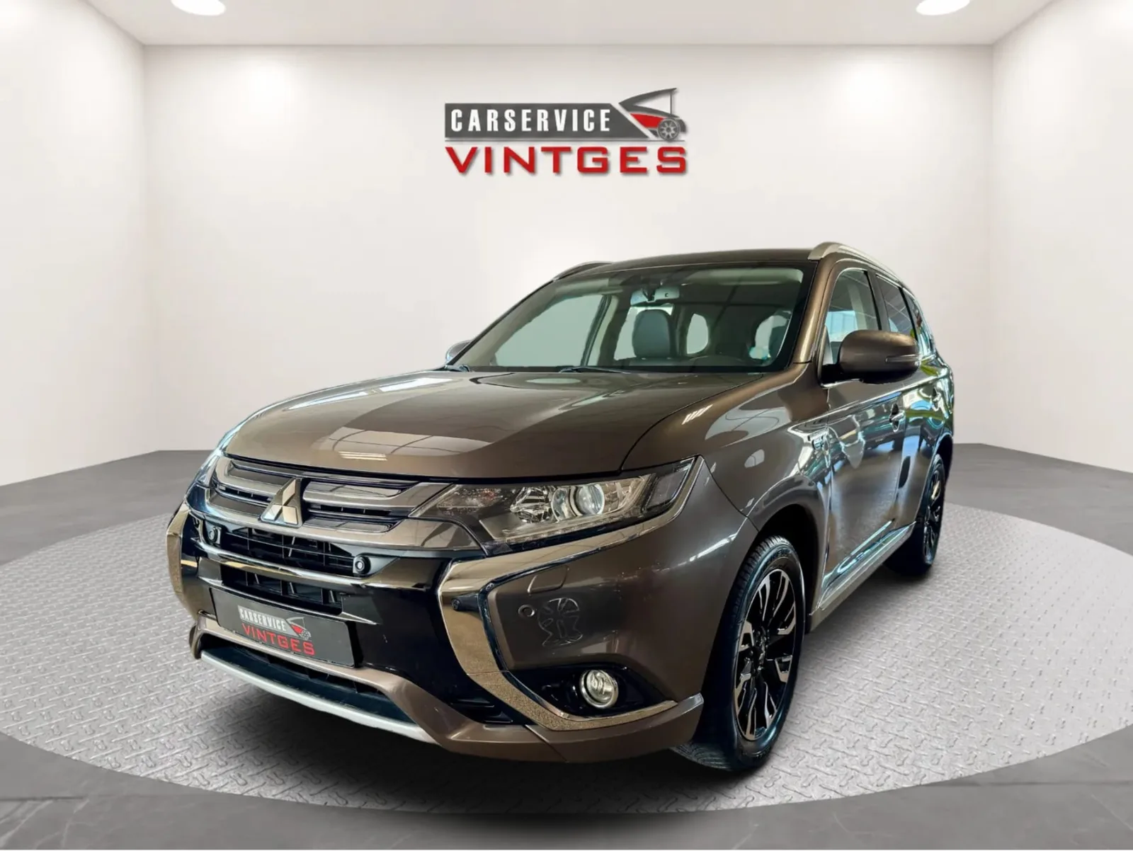 Mitsubishi Outlander (2018) — foto 1