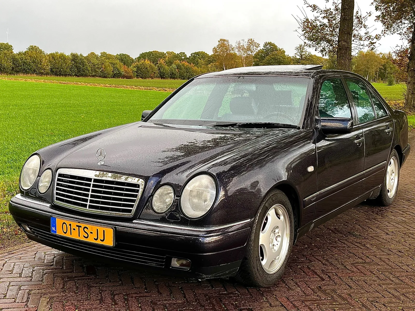 Mercedes-Benz E-Klasse (1996) — foto 1