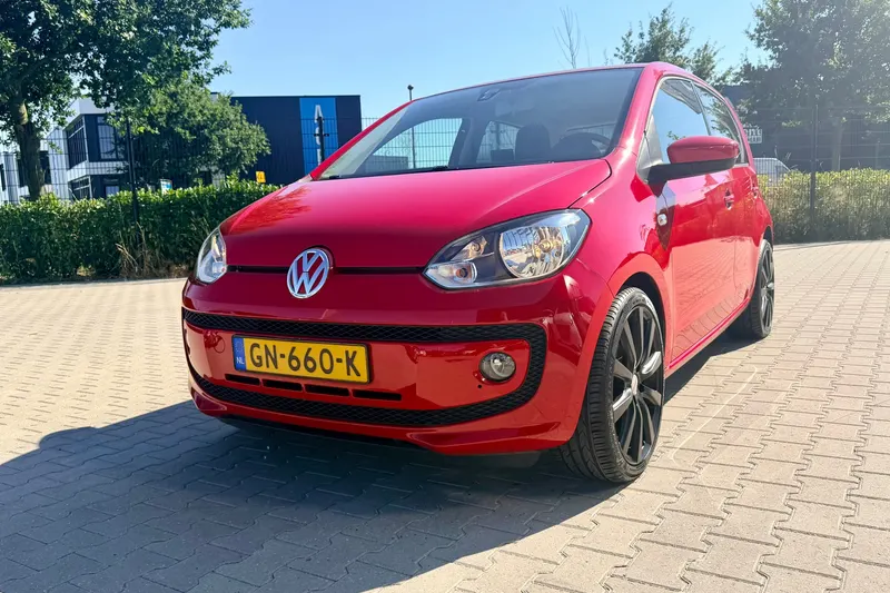 Volkswagen Up! (2015)