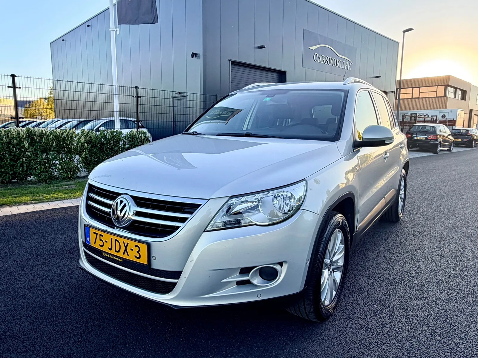 Volkswagen Tiguan (2009) — foto 1