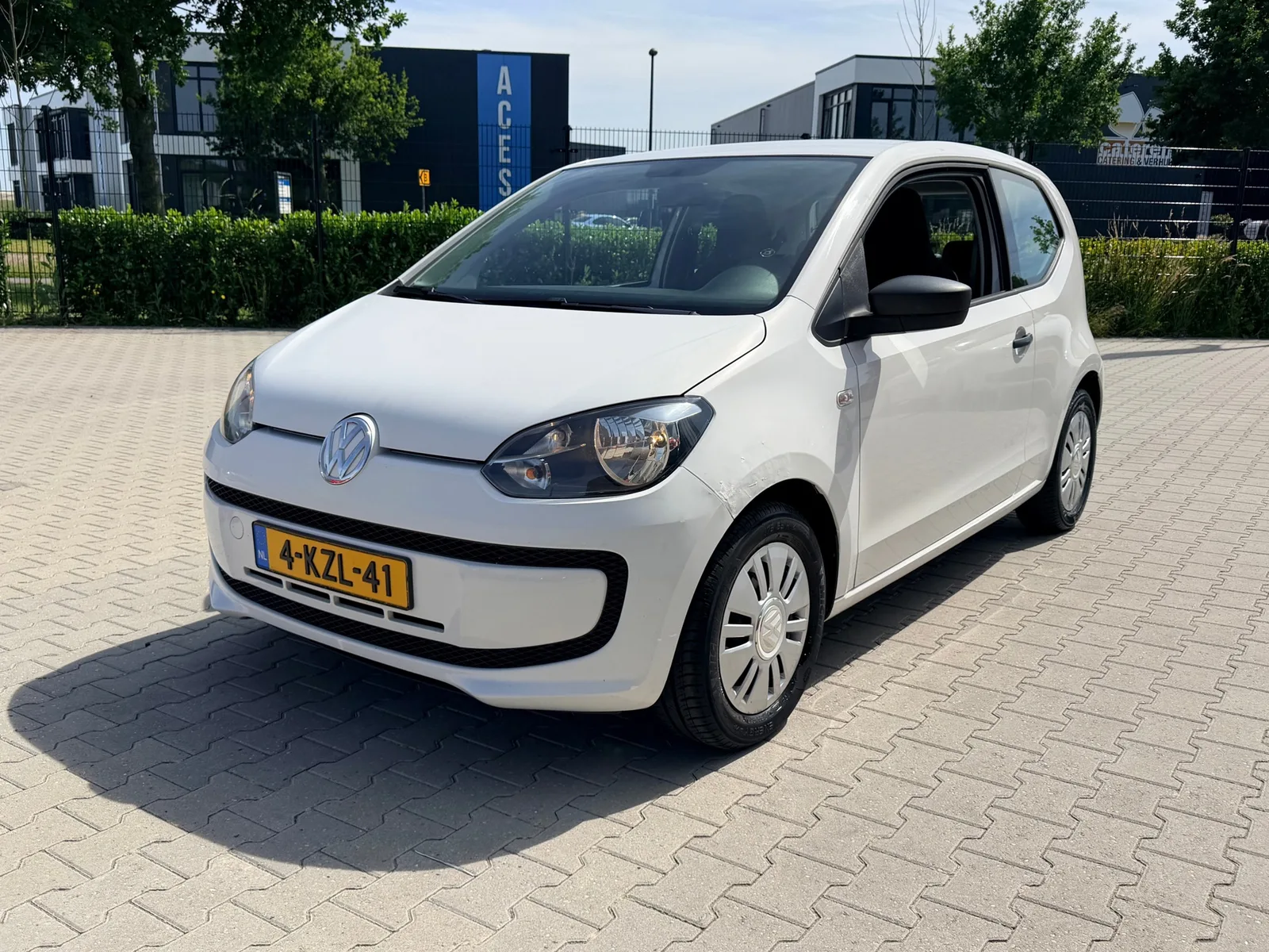 Volkswagen Up! (2013) — foto 1