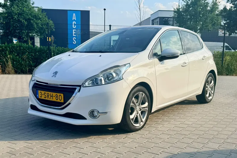 Peugeot 208 (2013)
