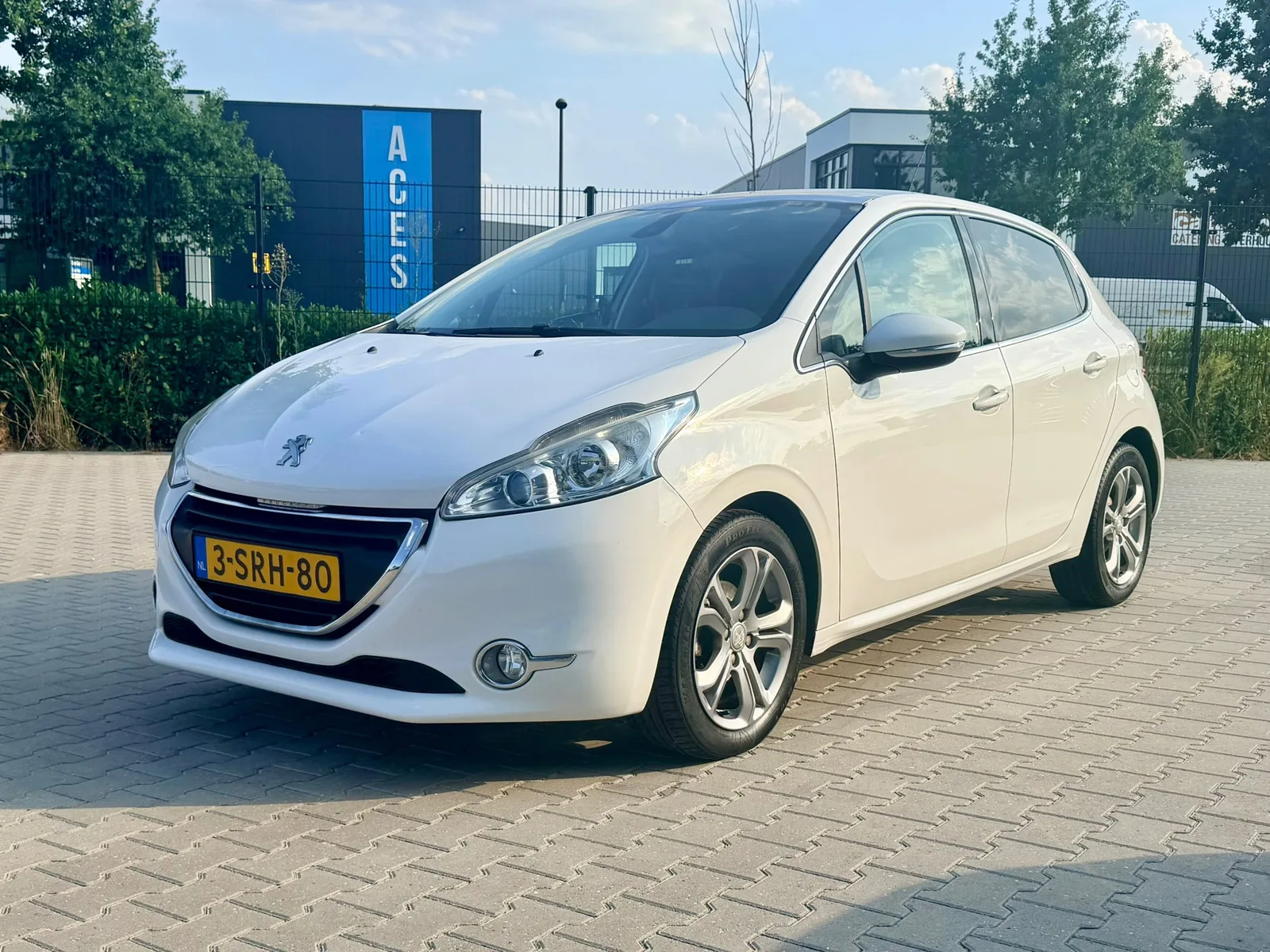 Peugeot 208 (2013) — foto 1