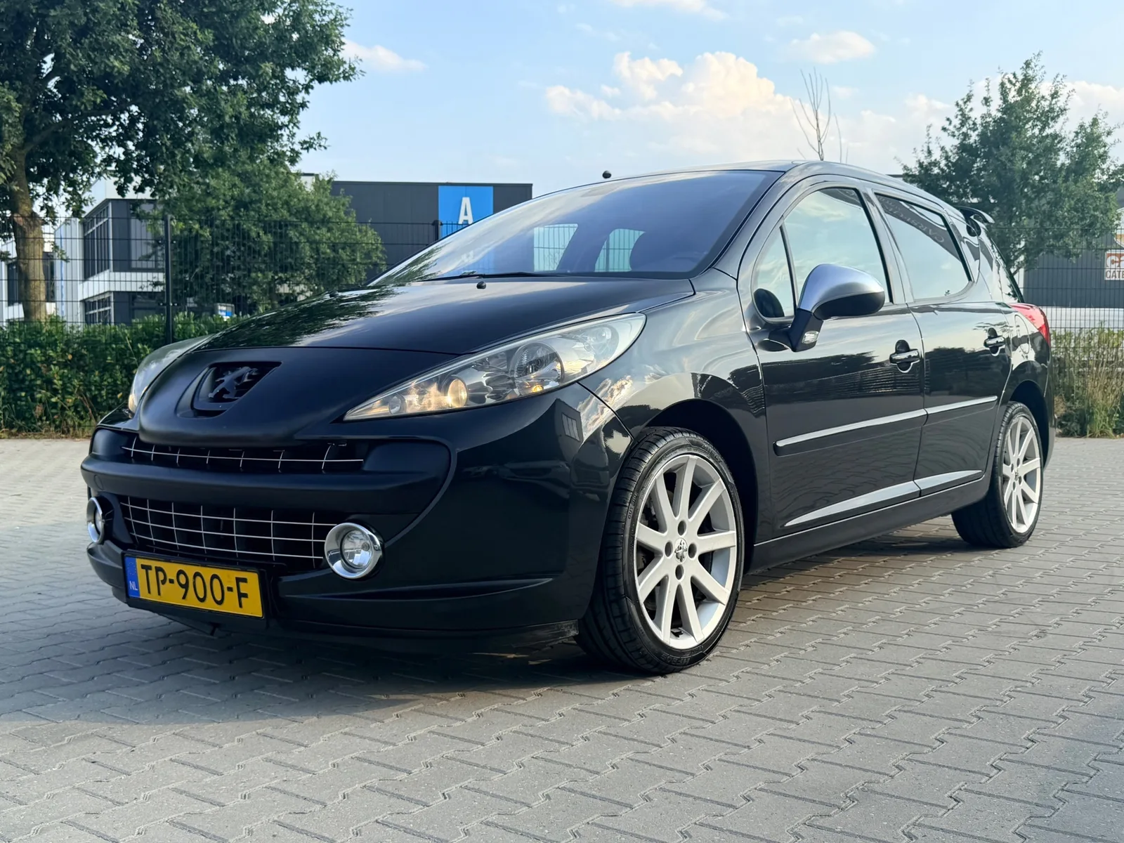 Peugeot 207 (2008) — foto 1