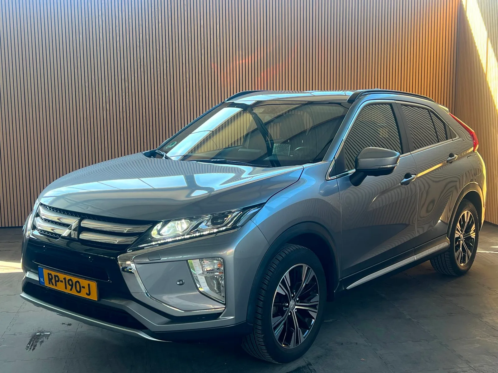 Mitsubishi Eclipse Cross (2018) — foto 1