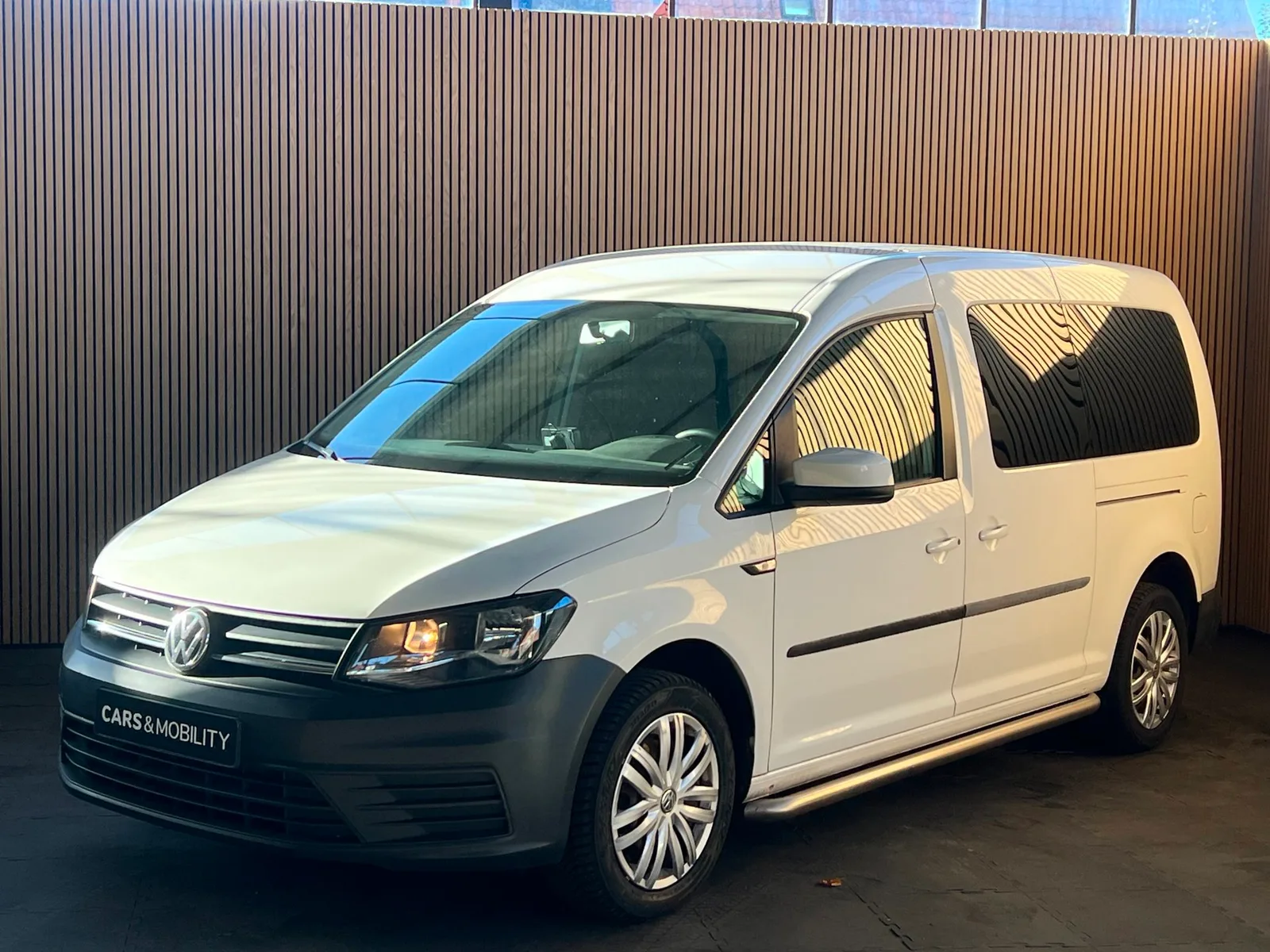 Volkswagen Caddy (2016) — foto 1
