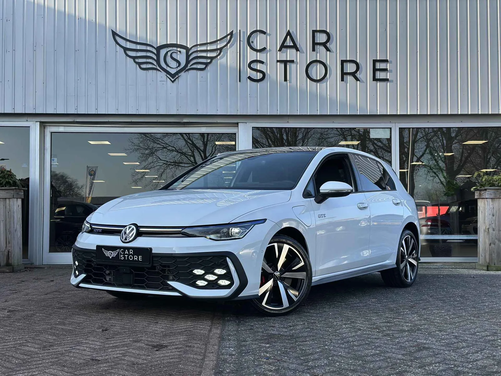Volkswagen Golf (2025) — foto 1