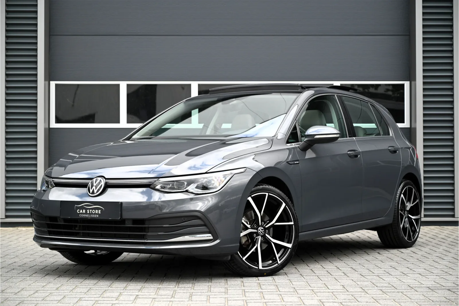Volkswagen Golf (2020) — foto 1