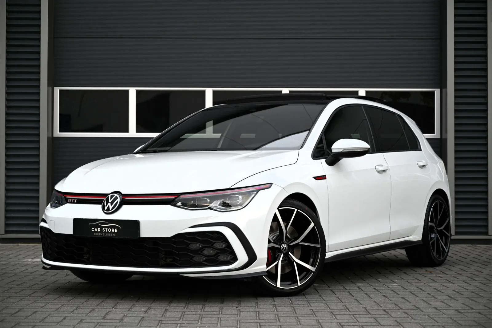 Volkswagen Golf (2020) — foto 1