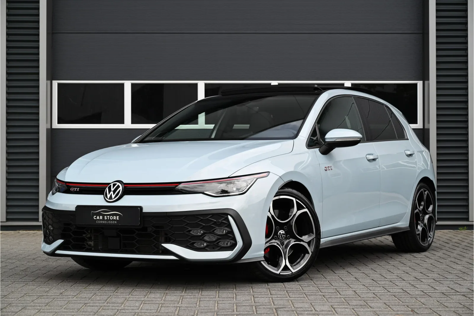Volkswagen Golf (2024) — foto 1