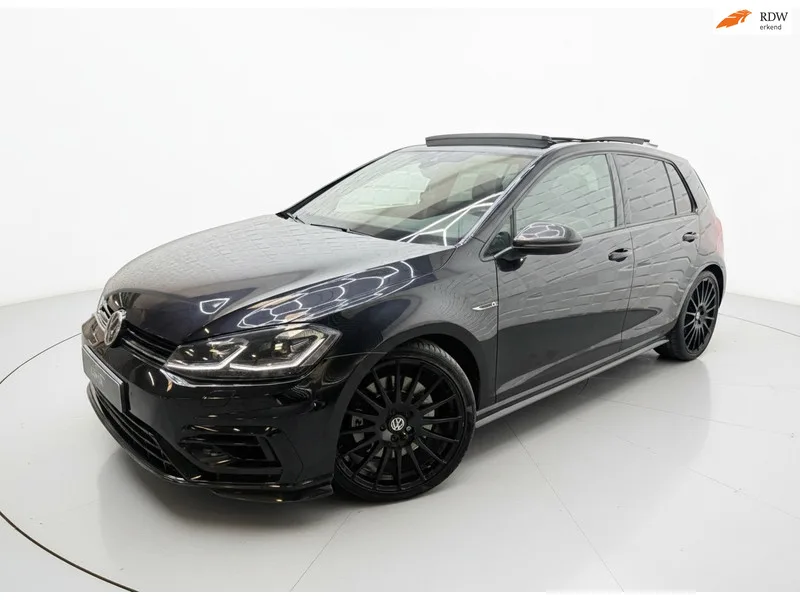 Volkswagen Golf (2019) — foto 1