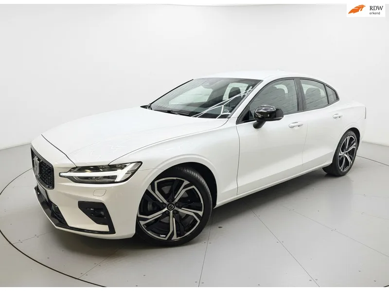 Volvo S60 (2023) — foto 1