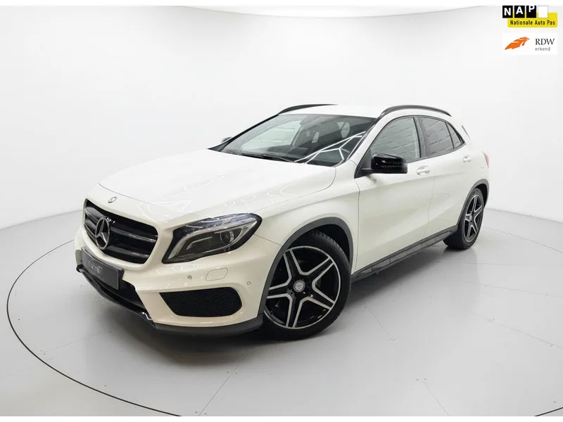 Mercedes-Benz GLA (2016) — foto 1