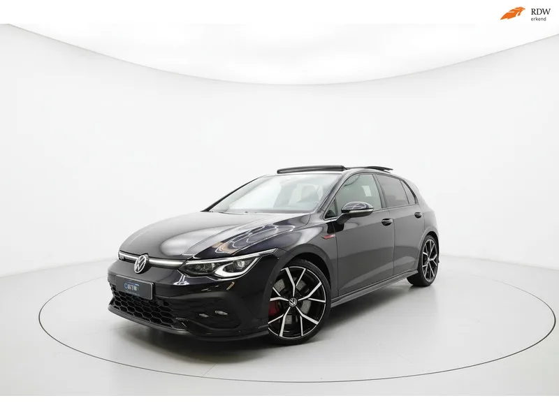 Volkswagen Golf (2022) — foto 1