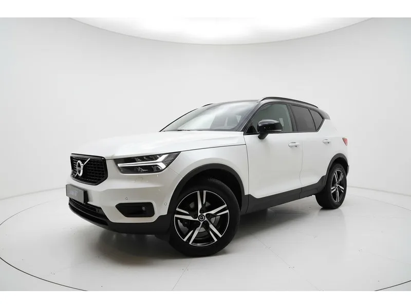 Volvo XC40 (2018) — foto 1