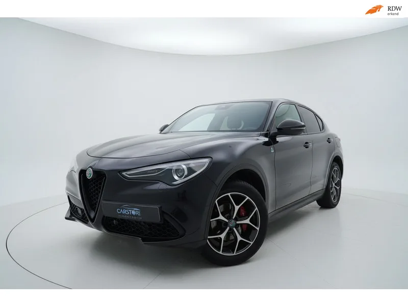 Alfa Romeo Stelvio (2018) — foto 1