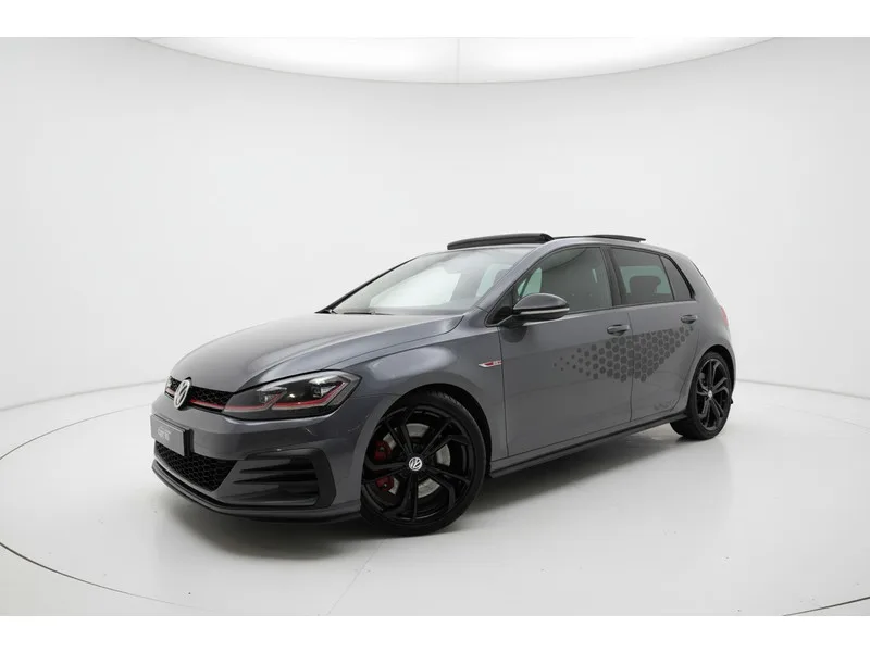 Volkswagen Golf (2019) — foto 1