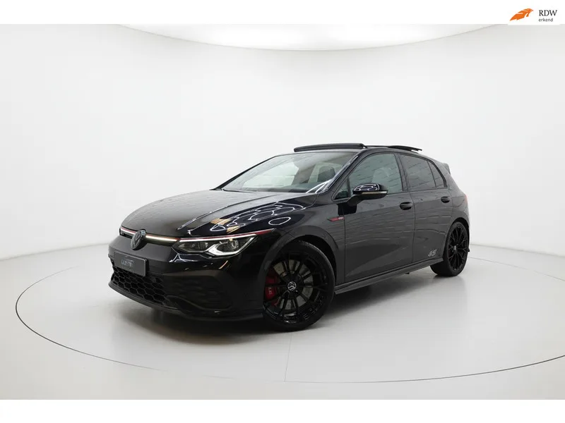 Volkswagen Golf (2021) — foto 1