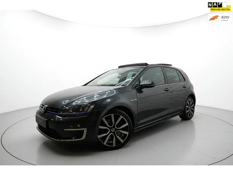 Volkswagen Golf (2015) — foto 1