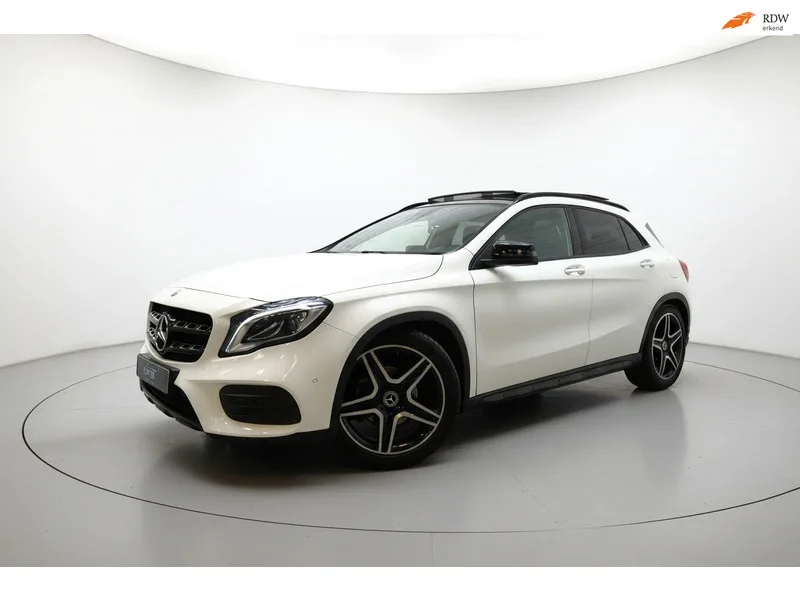 Mercedes-Benz GLA (2018) — foto 1
