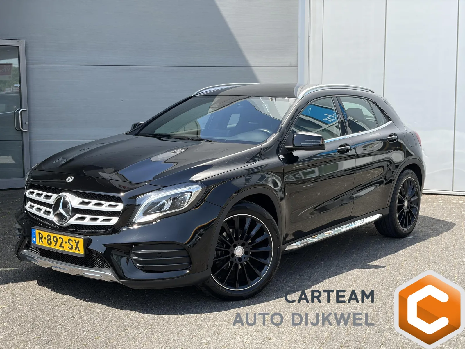 Mercedes-Benz GLA (2018) — foto 1