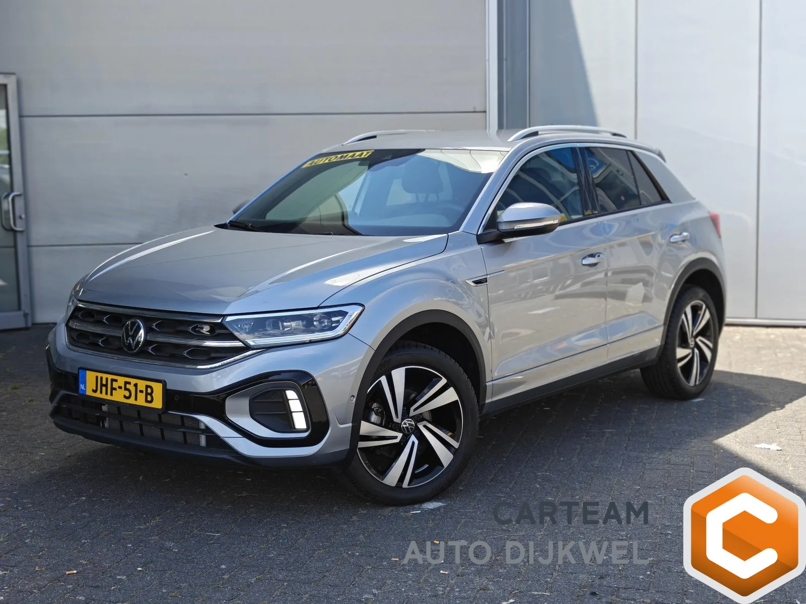 Volkswagen T-Roc (2025) — foto 1