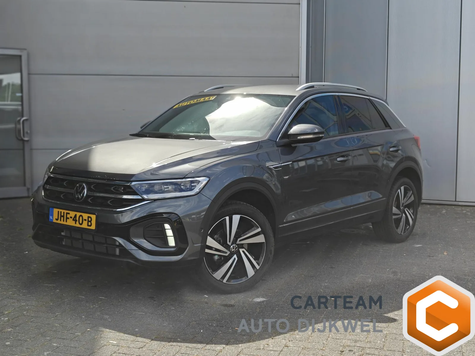 Volkswagen T-Roc (2025) — foto 1