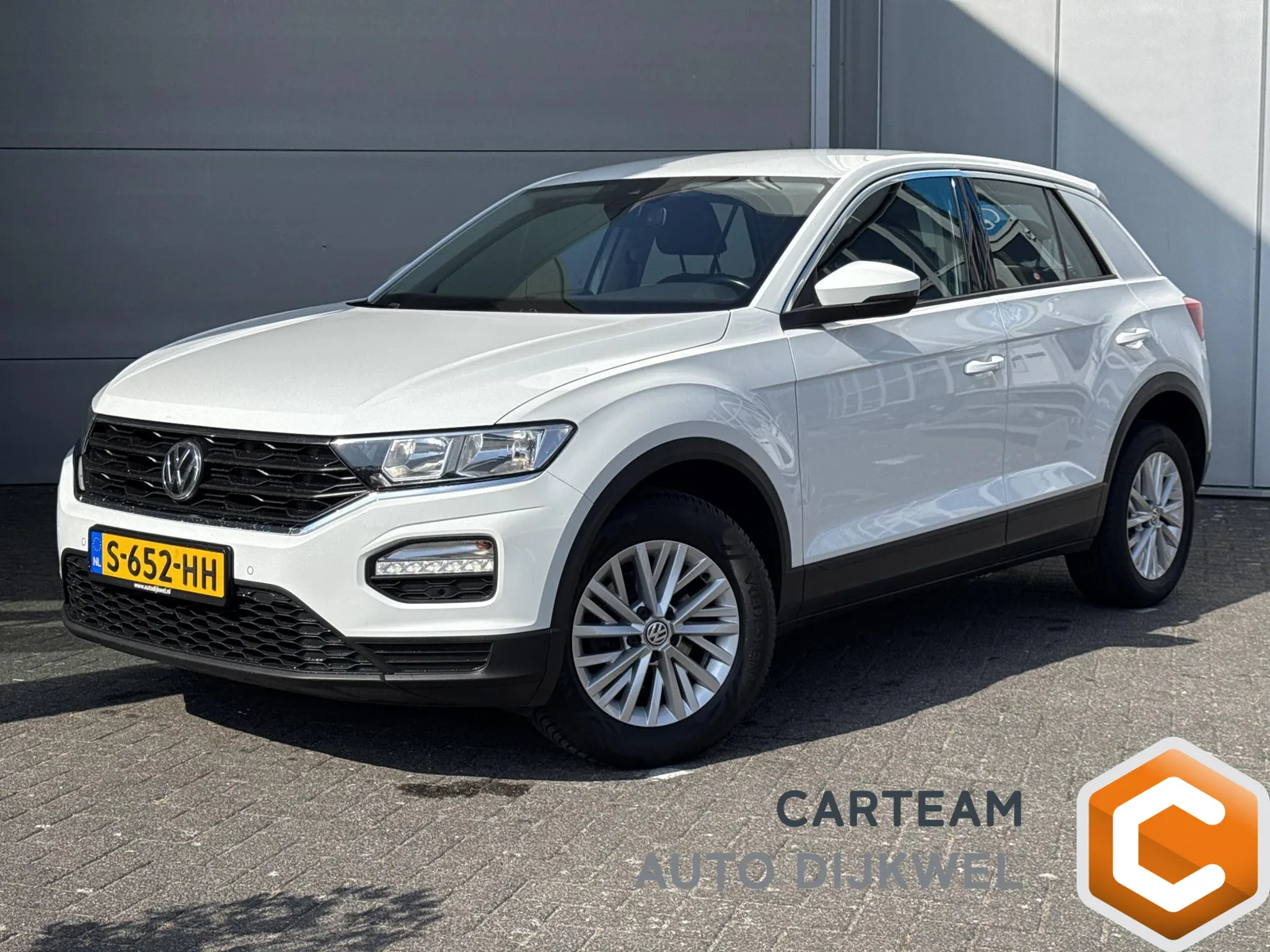 Volkswagen T-Roc (2019) — foto 1