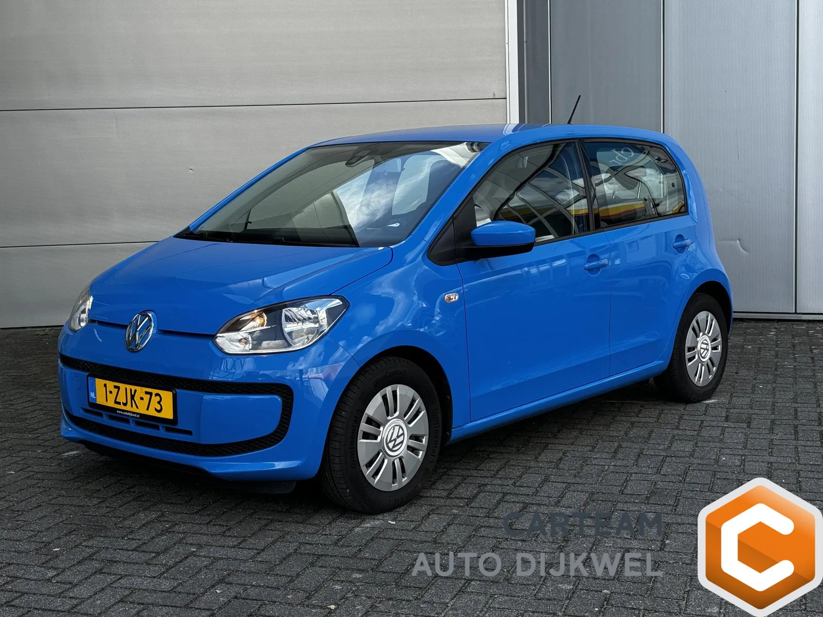 Volkswagen Up! (2015) — foto 1