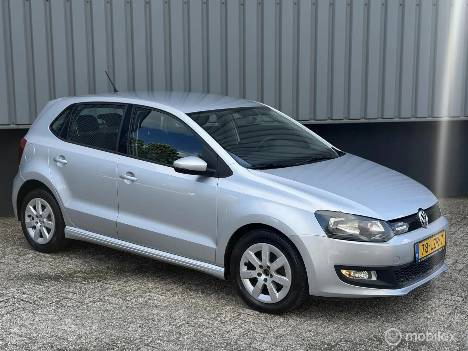 Volkswagen Polo (2010) — foto 1