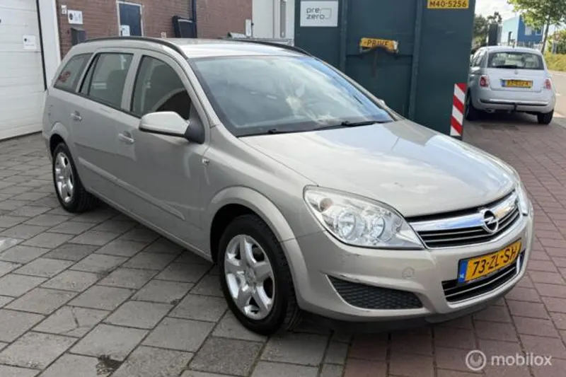 Opel Astra (2008)