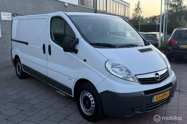 Opel Vivaro (2014) — foto 1