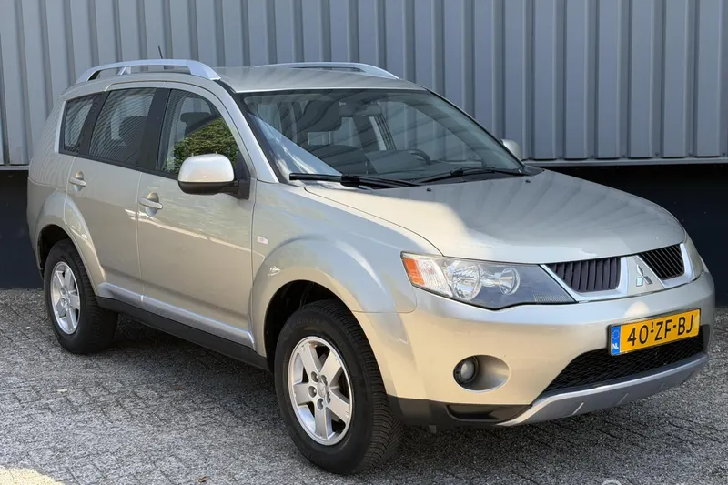 Mitsubishi Outlander (2008)
