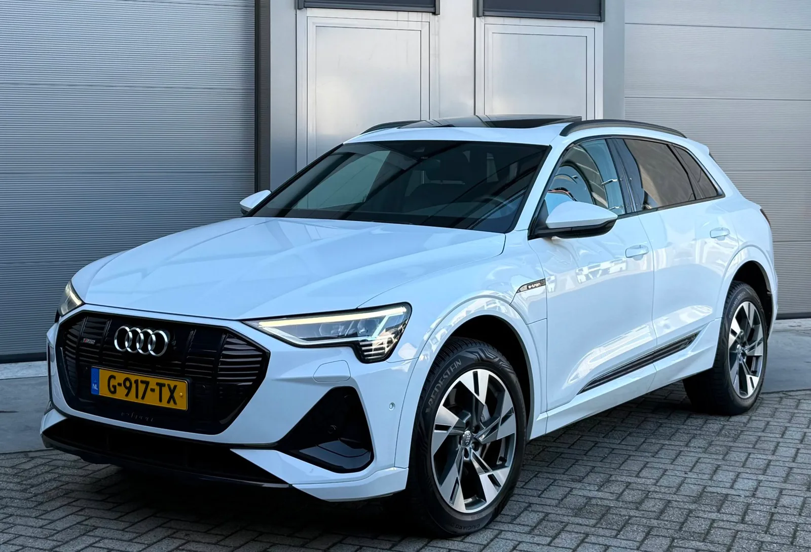 Audi e-tron (2019) — foto 1