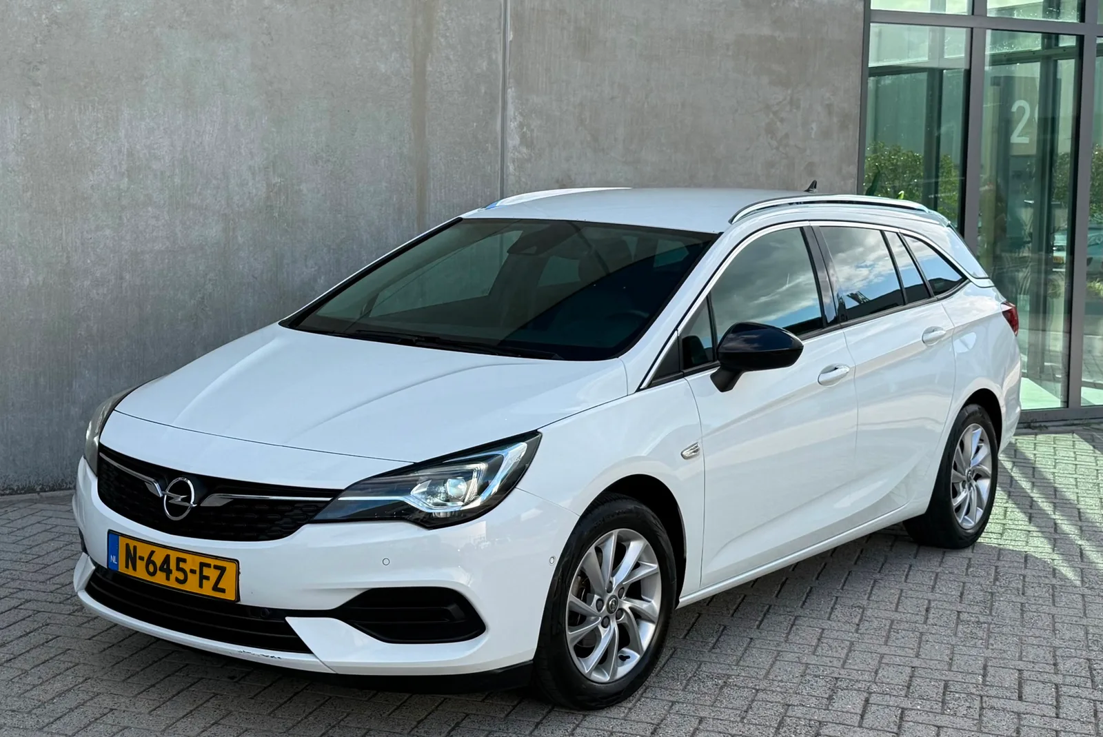 Opel Astra Sports Tourer (2021) — foto 1