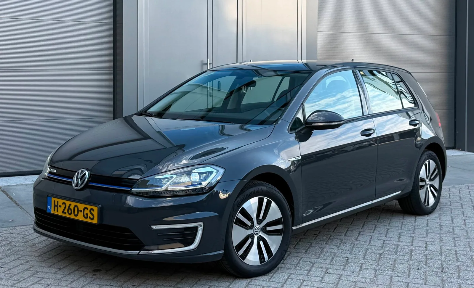 Volkswagen E-Golf (2020) — foto 1