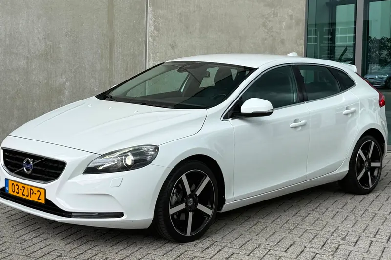 Volvo V40 (2012)