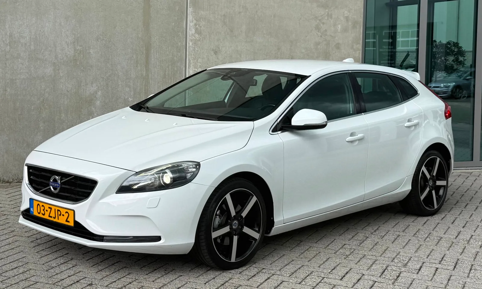 Volvo V40 (2012) — foto 1