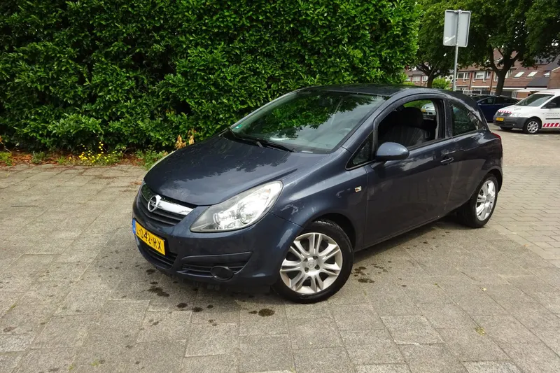 Opel Corsa (2008)